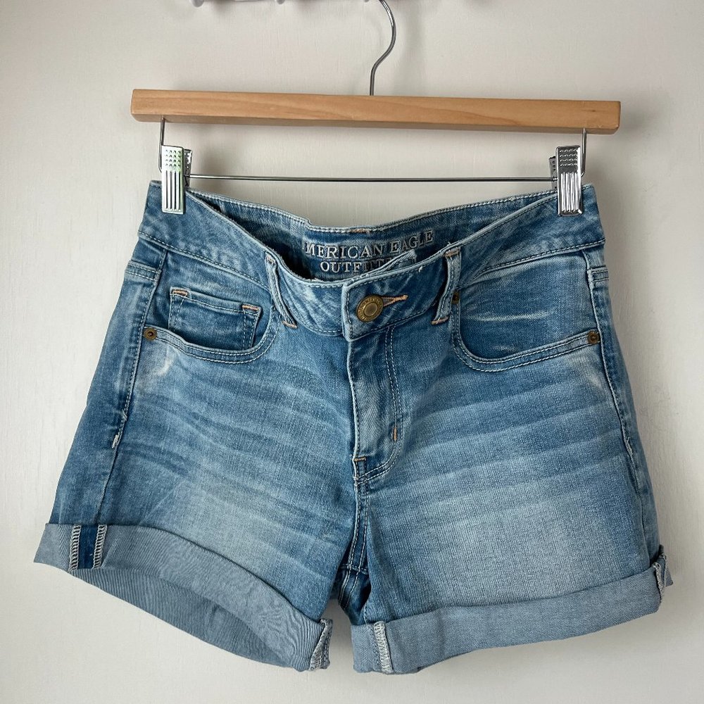 LIKE NEW American Eagle Super Super Stretch Denim Shorts Size 10